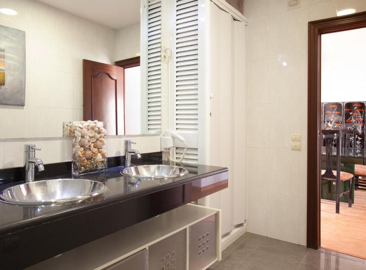Rambla Cat - Penthouse With Terrace Apartment บาร์เซโลนา ภายนอก รูปภาพ